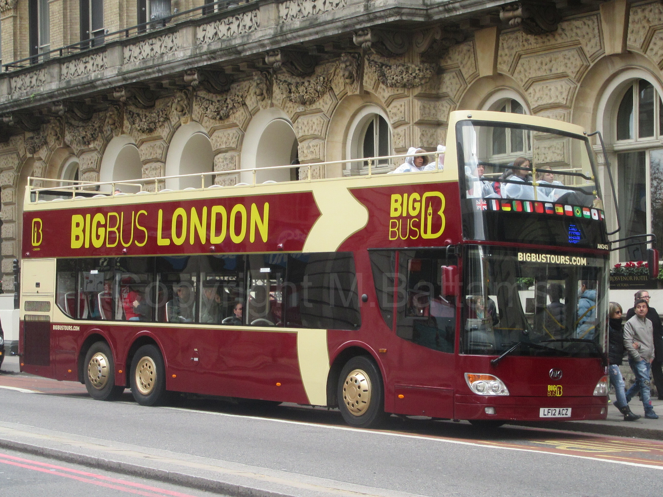Bus photo 1
