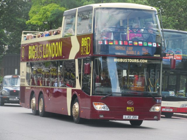 Bus photo 1
