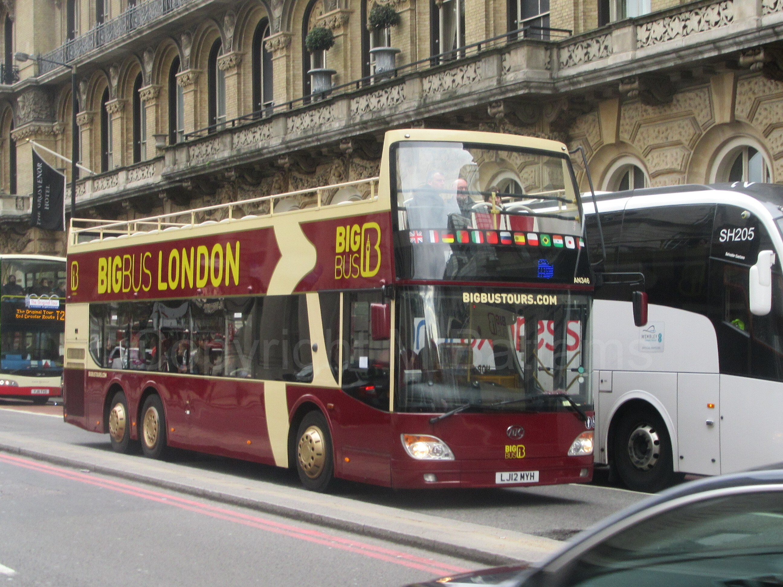 Bus photo 1