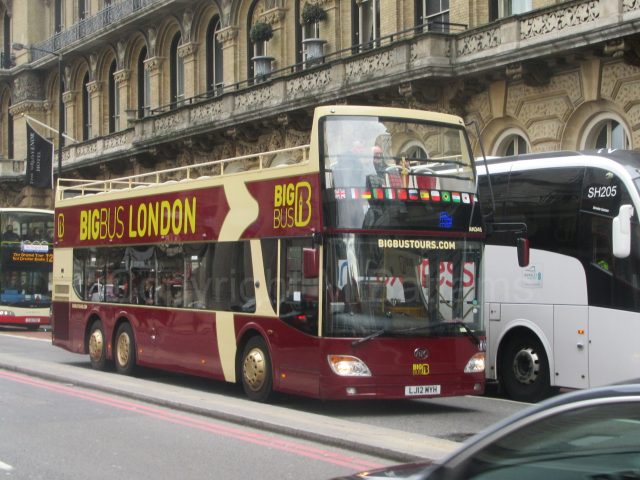 Bus photo 1