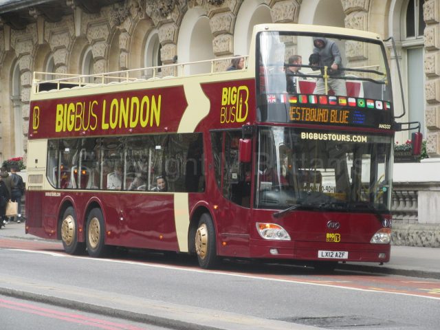 Bus photo 1