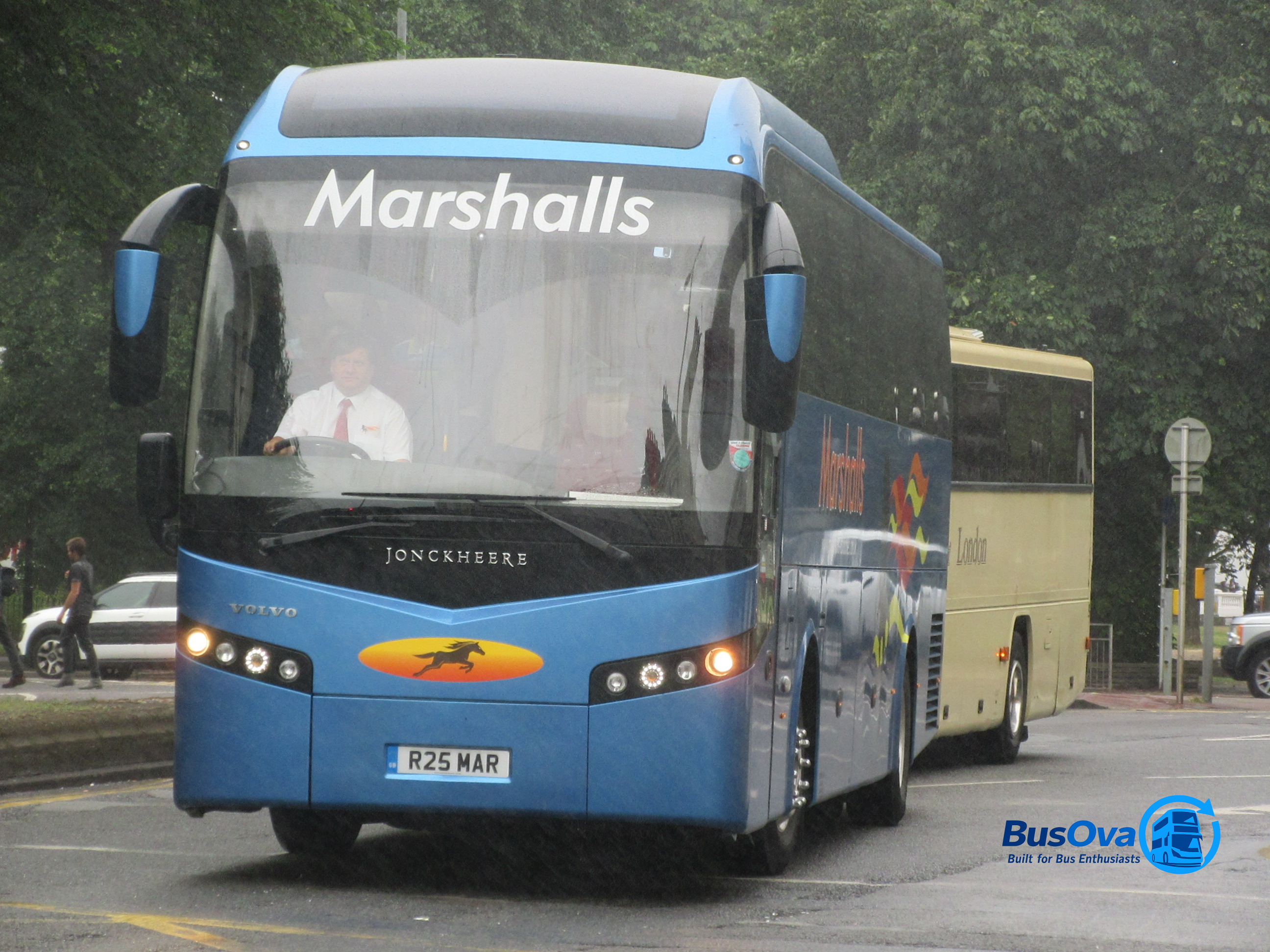 Bus photo 1