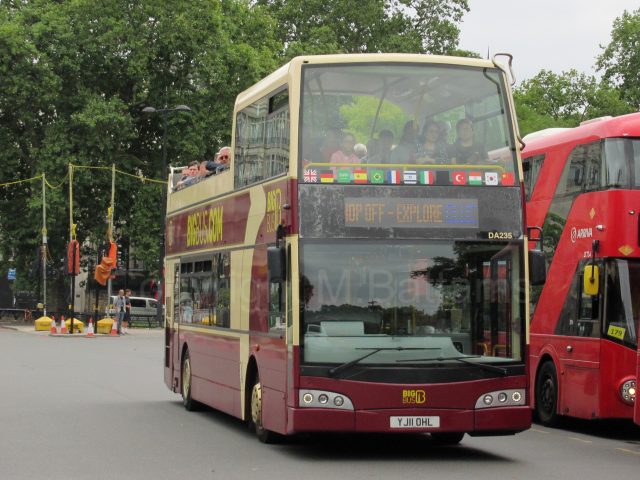 Bus photo 1