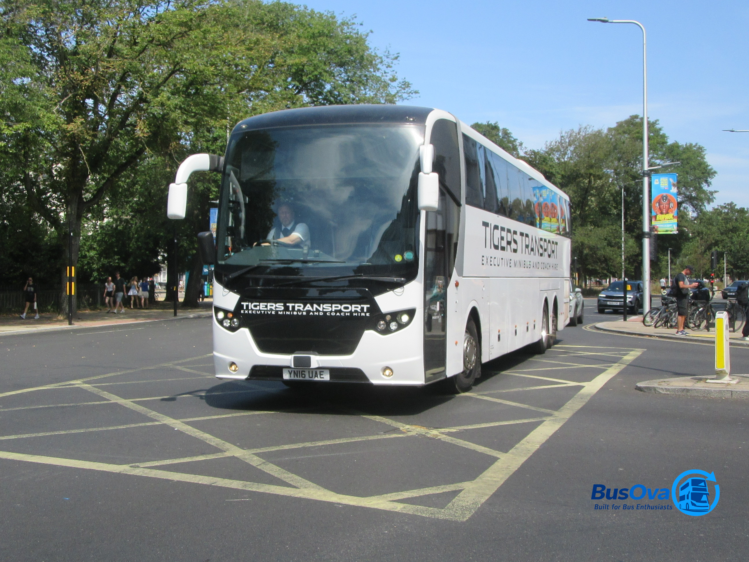 Bus photo 1