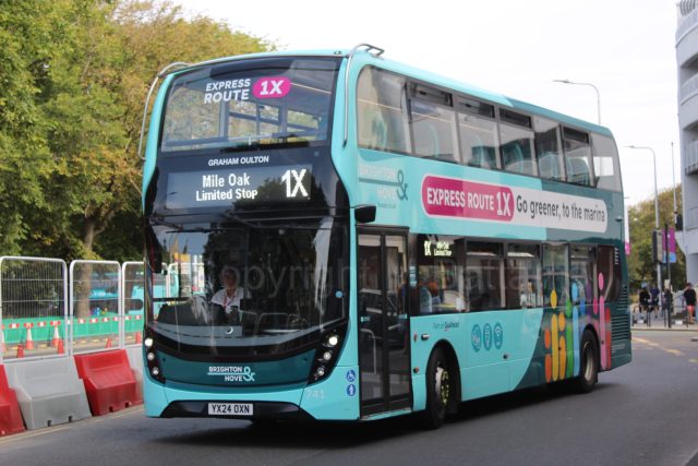 Bus photo 1