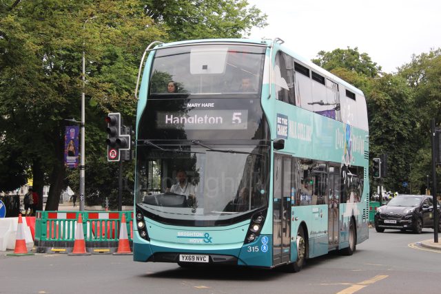 Bus photo 1